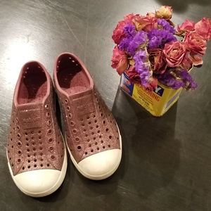 Native raspberry sparkle shoes